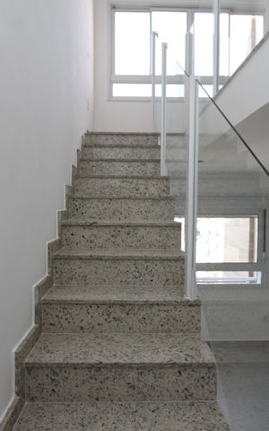 Apartamento para alugar com 50m², 1 quarto e 1 vagaEscada