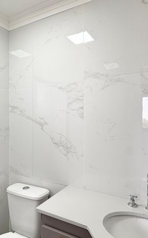 Apartamento para alugar com 62m², 2 quartos e 2 vagas Apartamento para alugar com 62m², 2 quartos e 2 vagasBanheiro da Suíte