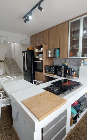 Apartamento à venda com 340m², 5 quartos e 3 vagas Apartamento à venda com 340m², 5 quartos e 3 vagascozinha
