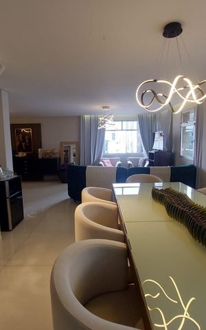 Apartamento à venda com 340m², 5 quartos e 3 vagas Apartamento à venda com 340m², 5 quartos e 3 vagassala