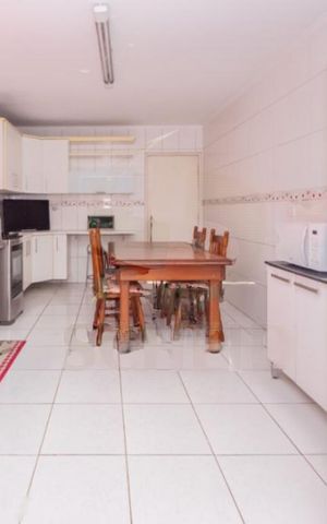 Casa à venda com 156m², 3 quartos e 1 vaga