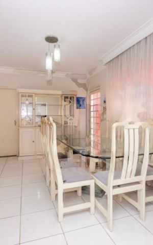 Casa à venda com 156m², 3 quartos e 1 vaga