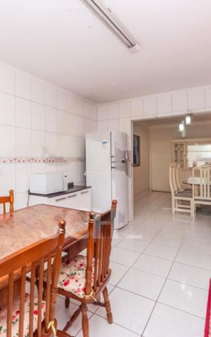 Casa à venda com 156m², 3 quartos e 1 vaga