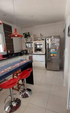 Casa à venda com 360m², 4 quartos e 4 vagas