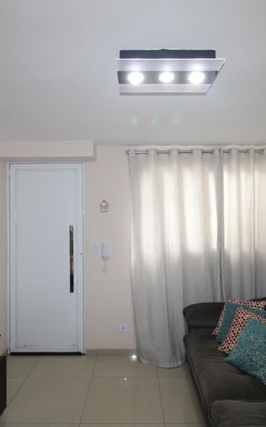 Casa de condomínio para alugar com 110m², 2 quartos e 2 vagasSala