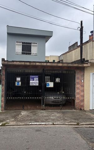 Casa para alugar com 300m², 4 quartos e 1 vagaFachada + placa 