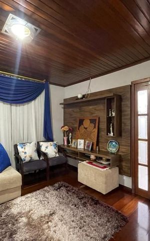 Casa à venda com 150m², 2 quartos e 3 vagas