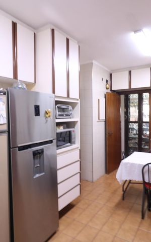 Apartamento à venda com 170m², 3 quartos e 2 vagas Apartamento à venda com 170m², 3 quartos e 2 vagasCozinha