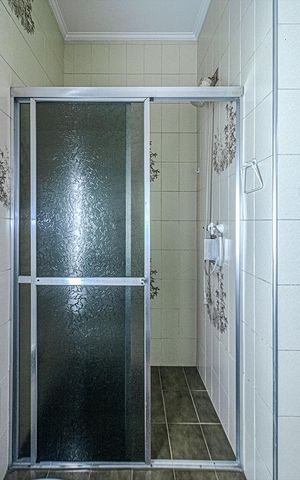 Casa à venda com 511m², 8 quartos e 10 vagas Casa à venda com 511m², 8 quartos e 10 vagasCasa 2 - Banheiro Suíte
