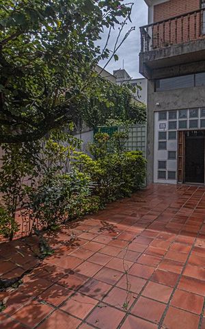 Casa à venda com 511m², 8 quartos e 10 vagas Casa à venda com 511m², 8 quartos e 10 vagasÁrea externa