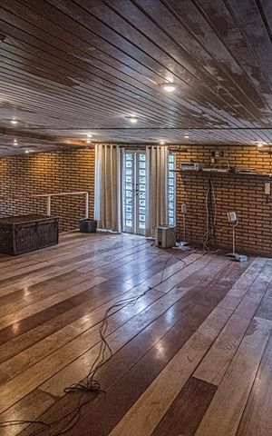 Casa à venda com 511m², 8 quartos e 10 vagas Casa à venda com 511m², 8 quartos e 10 vagasSala 2