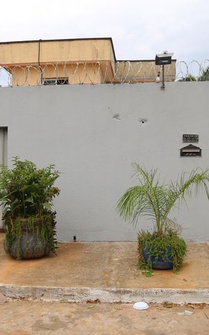 Casa à venda com 400m², 9 quartos e 4 vagasFachada