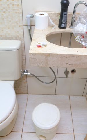 Casa à venda com 400m², 9 quartos e 4 vagasBanheiro