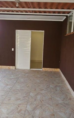 Casa para alugar com 120m², 3 quartos e 1 vaga Casa para alugar com 120m², 3 quartos e 1 vagaVaranda