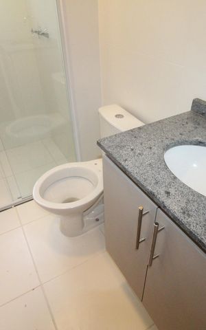 Apartamento para alugar com 60m², 2 quartos e 2 vagasBanheiro