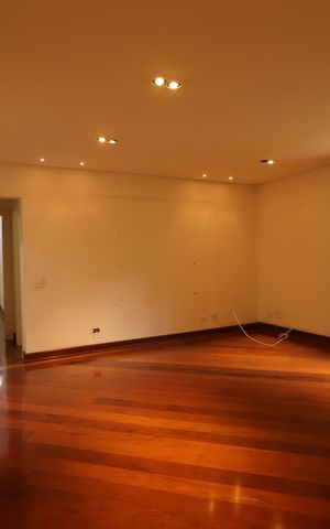 Apartamento para alugar com 315m², 4 quartos e 4 vagasSala de TV