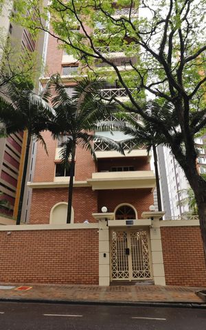 Apartamento para alugar com 315m², 4 quartos e 4 vagasFachada