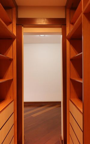 Apartamento para alugar com 315m², 4 quartos e 4 vagasSuíte 4 - Closet 1