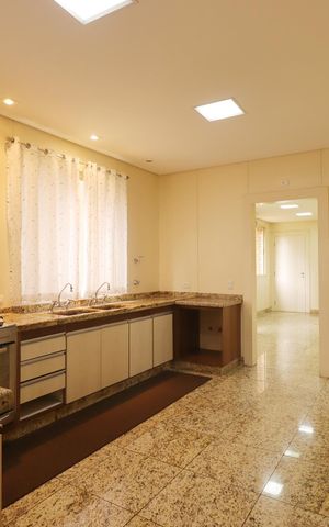 Apartamento para alugar com 315m², 4 quartos e 4 vagasCozinha