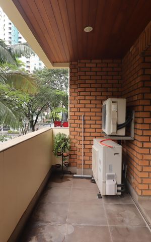 Apartamento para alugar com 315m², 4 quartos e 4 vagasVaranda da Sala de Estar