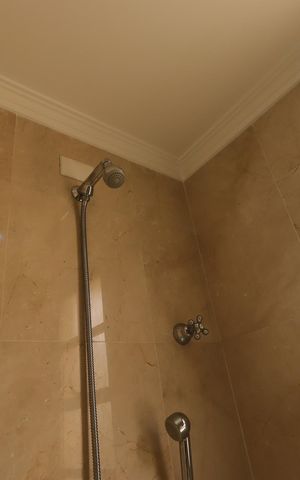 Apartamento para alugar com 315m², 4 quartos e 4 vagasBanheiro da Suíte 3 - Chuveiro
