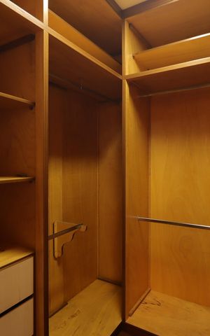 Apartamento para alugar com 315m², 4 quartos e 4 vagasSuíte 4 - Closet 2