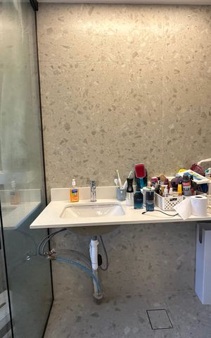 Apartamento à venda com 112m², 3 quartos e 2 vagas Apartamento à venda com 112m², 3 quartos e 2 vagasBanheiro da Suíte 1
