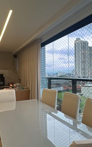 Apartamento à venda com 112m², 3 quartos e 2 vagas Apartamento à venda com 112m², 3 quartos e 2 vagasVaranda da Sala