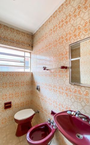 Casa para alugar com 250m², 3 quartos e 2 vagas Casa para alugar com 250m², 3 quartos e 2 vagasBanheiro
