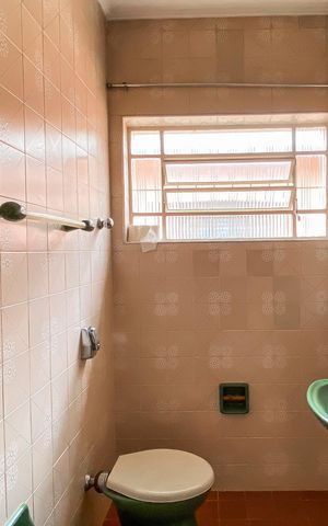 Casa para alugar com 250m², 3 quartos e 2 vagas Casa para alugar com 250m², 3 quartos e 2 vagasBanheiro da Suíte