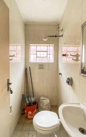 Casa para alugar com 250m², 3 quartos e 2 vagas Casa para alugar com 250m², 3 quartos e 2 vagasBanheiro de serviço