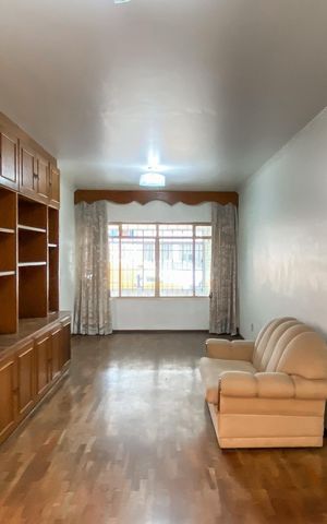 Casa para alugar com 250m², 3 quartos e 2 vagas Casa para alugar com 250m², 3 quartos e 2 vagasSala