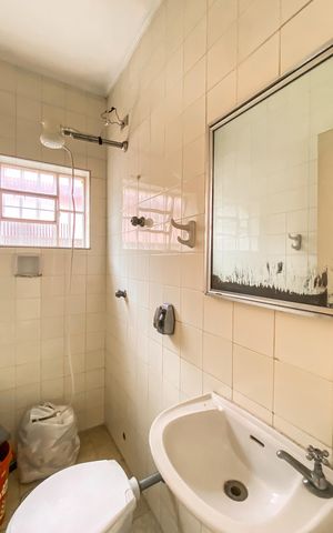 Casa para alugar com 250m², 3 quartos e 2 vagas Casa para alugar com 250m², 3 quartos e 2 vagasBanheiro de serviço