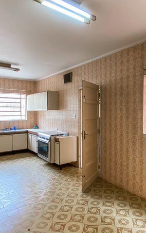 Casa para alugar com 250m², 3 quartos e 2 vagas Casa para alugar com 250m², 3 quartos e 2 vagasCozinha