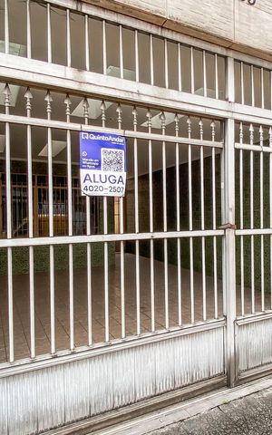 Casa para alugar com 250m², 3 quartos e 2 vagas Casa para alugar com 250m², 3 quartos e 2 vagasFachada