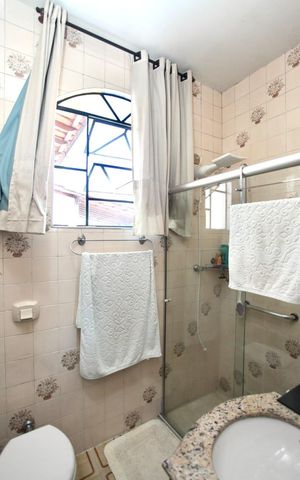 Casa à venda com 493m², 6 quartos e 5 vagas Casa à venda com 493m², 6 quartos e 5 vagasBanheiro da Suíte