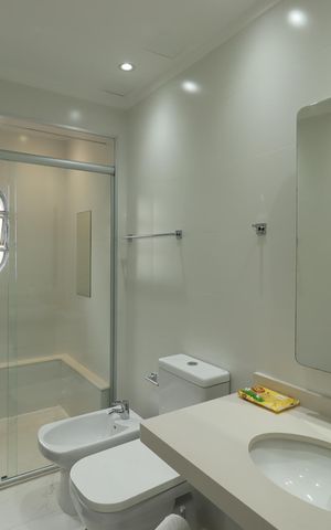 Apartamento à venda com 137m², 3 quartos e 2 vagasBanheiro da Suíte