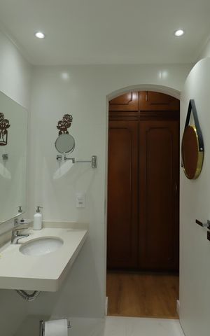 Apartamento à venda com 137m², 3 quartos e 2 vagasBanheiro da Suíte
