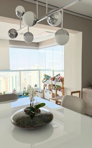 Apartamento à venda com 140m², 3 quartos e 3 vagas Apartamento à venda com 140m², 3 quartos e 3 vagasVaranda