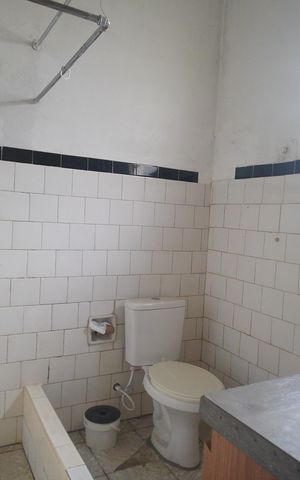Casa para alugar com 332m², 3 quartos e 3 vagasBanheiro