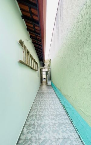 Casa para alugar com 125m², 2 quartos e 2 vagasCorredor lateral