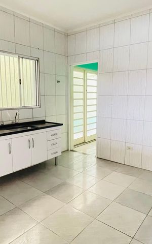 Casa para alugar com 125m², 2 quartos e 2 vagasCozinha