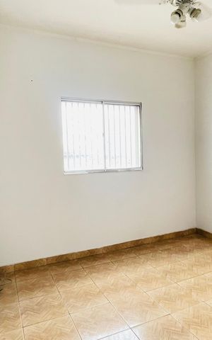 Casa para alugar com 125m², 2 quartos e 2 vagasSala