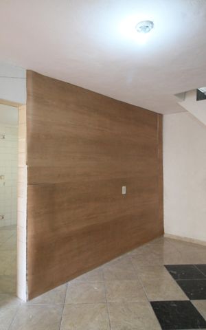 Casa para alugar com 50m², 2 quartos e 1 vagaSala