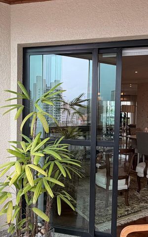 Apartamento para alugar com 126m², 3 quartos e 2 vagas Apartamento para alugar com 126m², 3 quartos e 2 vagasVaranda