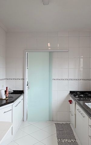 Apartamento para alugar com 126m², 3 quartos e 2 vagas Apartamento para alugar com 126m², 3 quartos e 2 vagasCozinha