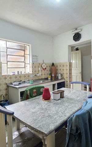 Casa à venda com 250m², 4 quartos e 4 vagas Casa à venda com 250m², 4 quartos e 4 vagasCozinha