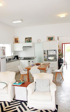 Casa de condomínio à venda com 250m², 4 quartos e 1 vagaSala