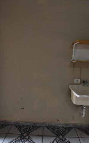Casa para alugar com 30m², 1 quarto e sem vagaÁrea de Serviço