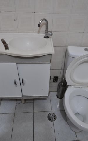 Casa para alugar com 30m², 1 quarto e sem vagaBanheiro